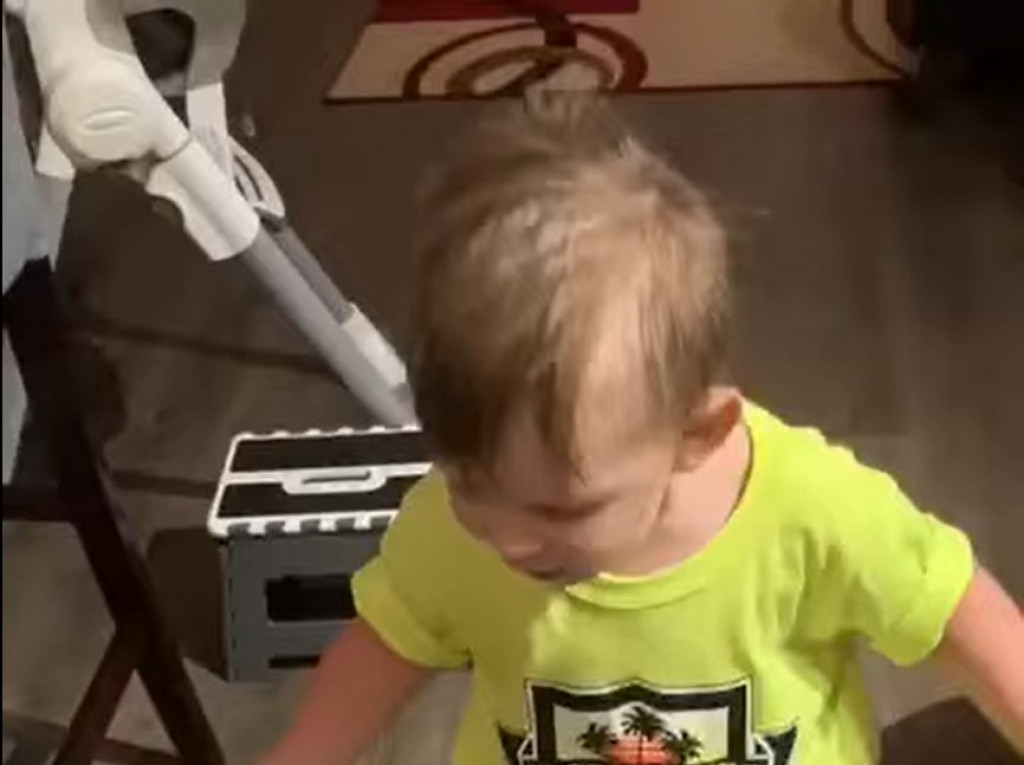 Mali Aleksandar joj očitao bukvicu: Mama žurila na posao i nije poljubila dete, reakcija njenog sina je hit!