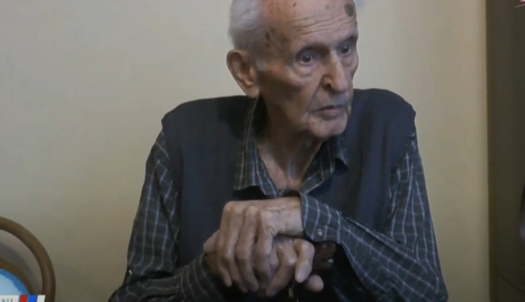 Deda Radiša oduvao 100 svećica: Poslao muškarcima važnu poruku o ženama i dugom životu