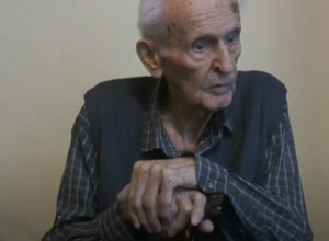 Deda Radiša oduvao 100 svećica: Poslao muškarcima važnu poruku o ženama i dugom životu