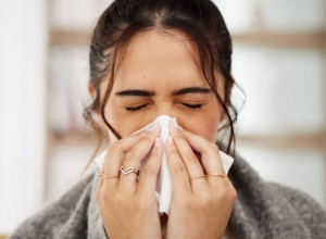 Srbi se ovih dana masovno žale na tri simptoma: Svi misle da su prehlađeni, lekari upozoravaju da je problem ozbiljniji