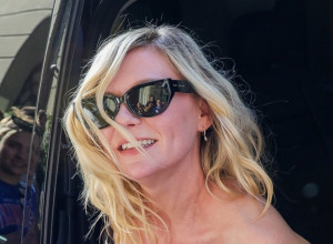 Brat Kirstin Danst je opasan frajer: Ne voli kamere, ali je ipak pozirao sa sestrom, internet gori zbog ovih slika!