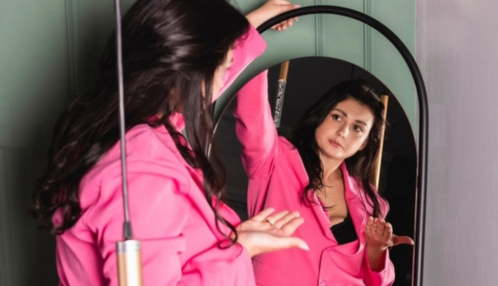 Ne, niste ludi ako razgovarate sami sa sobom: Naučnici objasnili zašto to može biti korisno, pa čak i poželjno