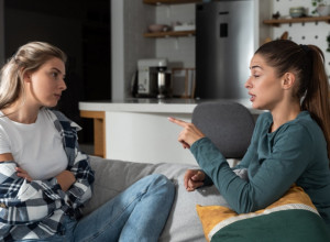 Ovako ćete loše ljude držati daleko od vas: Kad vas neko vređa, izgovorite samo ovu reč i zapušićete toj osobi usta!