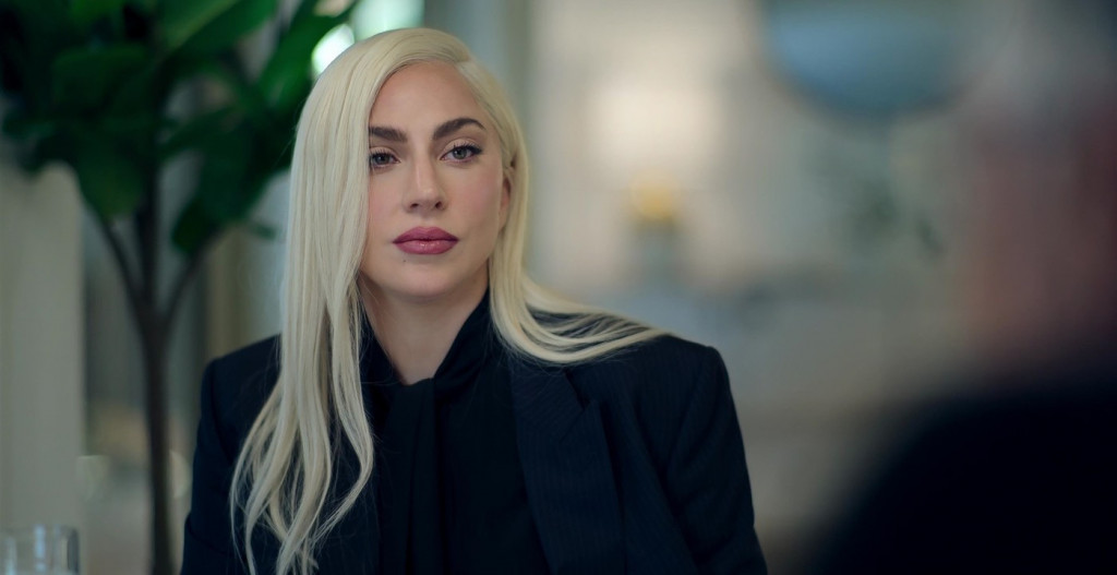 Jedva smo je prepoznali: Lejdi Gaga se transformisala kao nikada do sad, vatrena boja kose šokirala javnost