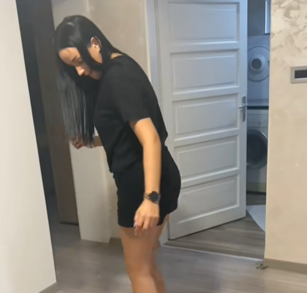 Nevena snimila drugaricu kako čisti podove i to bez džogera: Sad smo svi u fazonu "kako se ovoga ranije nismo setili"
