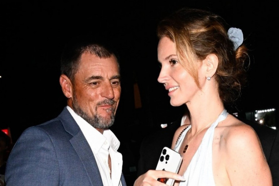 Pevačica govorila da nisu zajedno, a onda se udala: Zaklela se na večnu ljubav 17 godina starijem muškarcu, ovo morate da vidite!