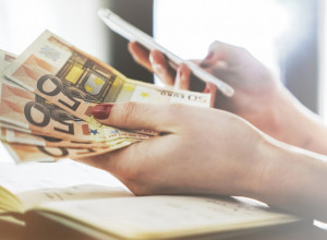 Blago njima, stiže im novac: Ovih 5 horoskopskih znakova će doživeti finansijski preokret u oktobru, napuniće im se džepovi!