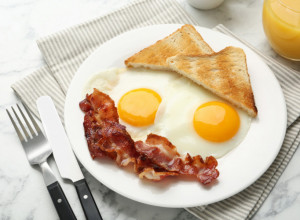 Bacite tiganj, jer postoji bolji način pripreme jaja i to samo za 7 minuta: Ivice hrskave, žumance tečno, a ukus neverovatan