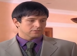 Pamtimo ga kao nespretnog telohranitelja, a onda doživeo neverovatnu transformaciju: Evo kako danas izgleda Bojko iz serije "Stižu dolari", potpuno se promenio