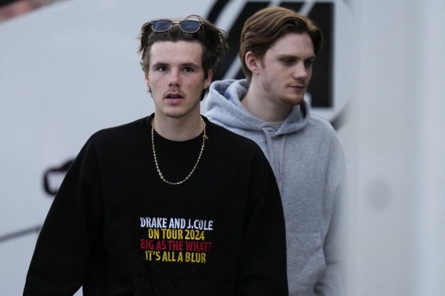 Tek što je raskinuo, odmah je našao novu devojku i to 10 godina stariju: Kruz Bekam ljubi ovu lepoticu, upoznao je i sa porodicom