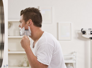 Videla mu je lice posle 7 godina: Muž obrijao bradu da iznenadi ženu, njena reakcija je hit!