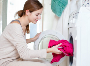 Da li i vi stavljate previše praška u mašinu za veš? Evo koliko je potrebno, ne bacajte pare, odeća neće biti čistija!
