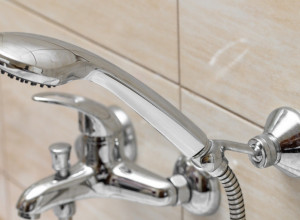 Skoro je nikad niko ne čisti: Niste ni svesni koliko je ova stvar u kupatilu prljava, pravo leglo zaraze