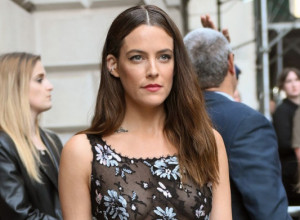 Telo preminulog sina držala u sobi pored njene: Poznata glumica bez zadrške otkrila strašne detalje iz života njene majke