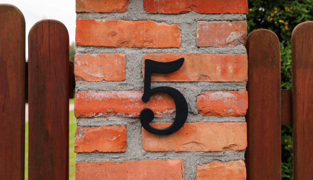 Koju tajnu krije vaš kućni broj? U domu koji nosi broj 4 su česte svađe, u broju 2 stalno nešto curi, a jedan broj donosi slogu i ljubav