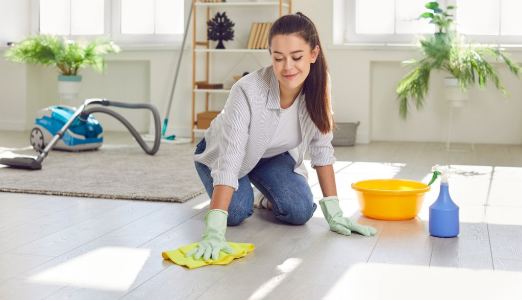 Kuća će danima lepo mirisati: U vodu za brisanje dodajte malo ovog začina, dezinfikuje i osvežava prostor
