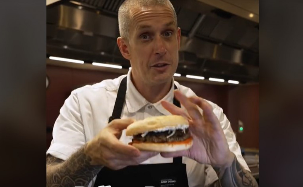 "Da li si recept našao na Temu-u?": Poznati kuvar napravio pljeskavicu i ajvar, pa naljutio Balkance, kažu da je sve pogrešno