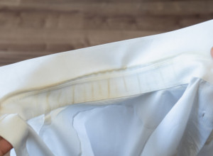 Kako da košulja izgleda kao da je nova? Nestaju sve žute mrlje, kragna će se beleti kao sneg