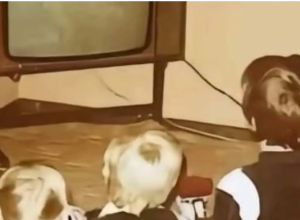 Nalet emocija i sećanje na neka lepša vremena: Ovu fotografiju razumeće samo deca iz doba Jugoslavije