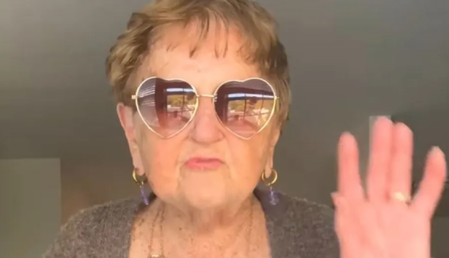 Baka (94) navela 8 razloga zašto je "šutnula" svog dečka: "Nikome ne dozvoljavam da mi ovo govori!"