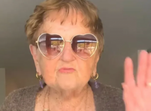 Baka (94) navela 8 razloga zašto je "šutnula" svog dečka: "Nikome ne dozvoljavam da mi ovo govori!"