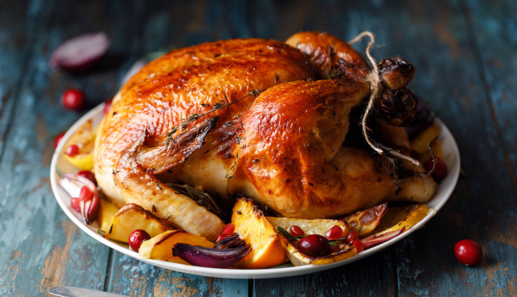 Koliko vremena se peče pile u rerni? Posle tačno ovoliko minuta, meso će biti najsočnije, a kožica hrskava!