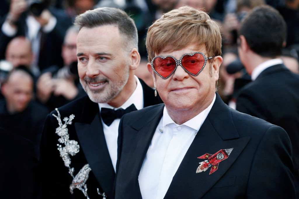 ,,Nije ostalo mnogo od mene": Elton Džon ostao bez nekih od najvažnijih delova tela, jedva smo ga prepoznali