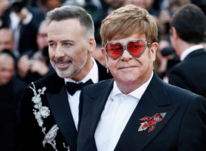 ,,Nije ostalo mnogo od mene": Elton Džon ostao bez nekih od najvažnijih delova tela, jedva smo ga prepoznali