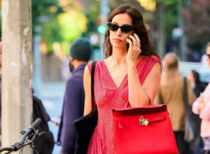 Kombinacija za svaku poslovnu ženu, spoj elegancije i atraktinvnosti: Najlepša žena sveta prošetala atraktivan autfit koji svakoj ženi vraća samopouzdanje