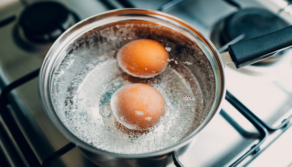 Koliko dugo se kuvaju jaja? Evo koliko tačno minuta je potrebno u zavisnosti da li želite rovita ili tvrda