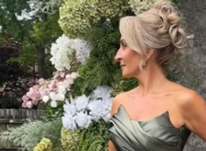 "Da li se udaje mama ili ćerka?": Svi su zinuli kad su videli mladinu majku, a njena haljina posvađala ljude na internetu