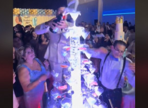 Proslava 18. rođendana o kojoj priča cela Srbija: Mladić dobio na poklon kuću od 600 kvadrata, stan u Beogradu i kola od 80.000 evra!