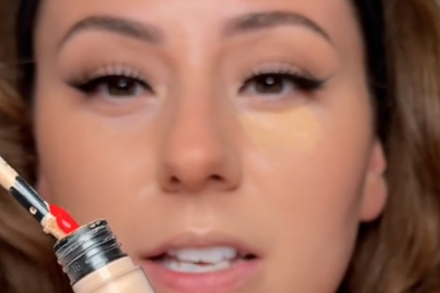 Trik od 5 sekundi: Popravite nijansu tečnog korektora uz pomoć jednog proizvoda, ovo uspeva svima