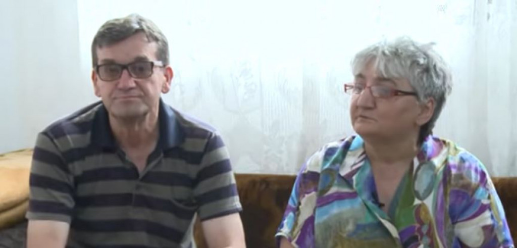 "Bio je pun krasta, a noge su mu bile krvave...": Slavica je našla bebu pored kontejnera, odmah zvala muža, a zbog njegovih reči zaplakao je ceo region