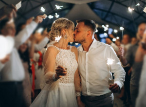 Kakav bezobrazluk od venčanja: Mlada i mladoženja pozvali goste na proslavu, ali im dali jedan sraman uslov