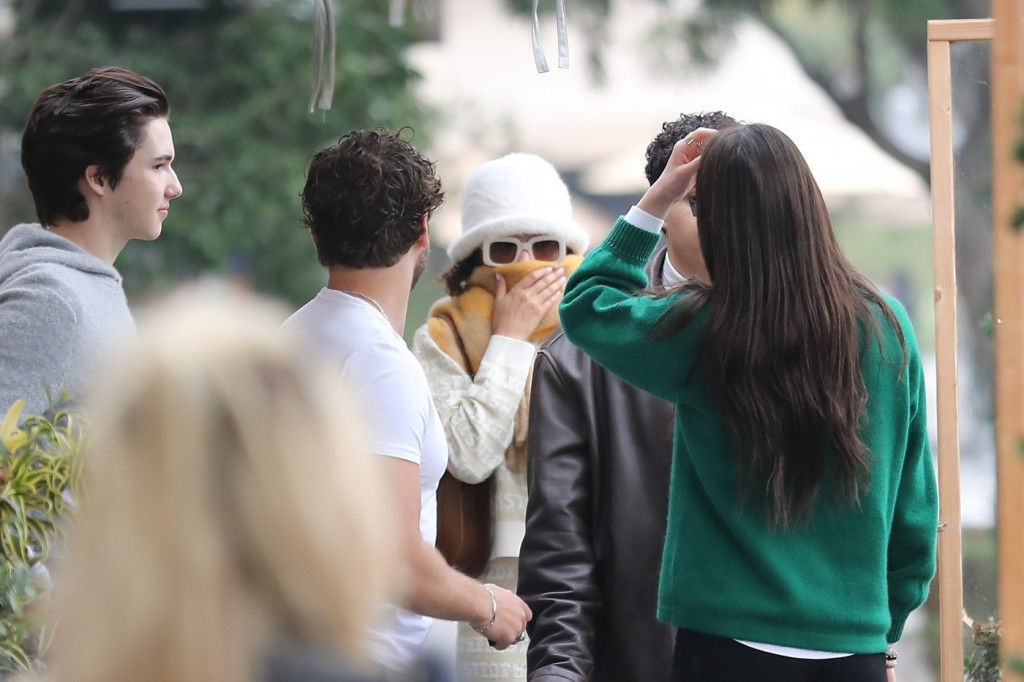 Ne morate da pravite kompromis: Džemper sa šalom koji se ne odvaja je savršen izbor za jesen, kombinuje se uz sve