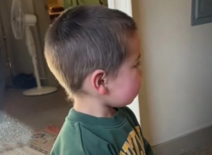 Sin (3) je prvi put video tatu bez brkova i nastao je haos! Zbog njegove reakcije 6 miliona ljudi plače od smeha!