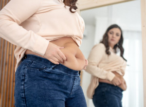 Ove 2 kisele namirnice tope salo sa stomaka: Poboljšavaju varenje i ubrzavaju skidanje kilograma