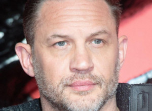 Ne zovu ga više ni na jednu svadbu, a nije zbog toga što bi bio lepši i od mladoženje: Evo zašto Tom Hardi nije rado viđen gost na veseljima svojih prijatelja