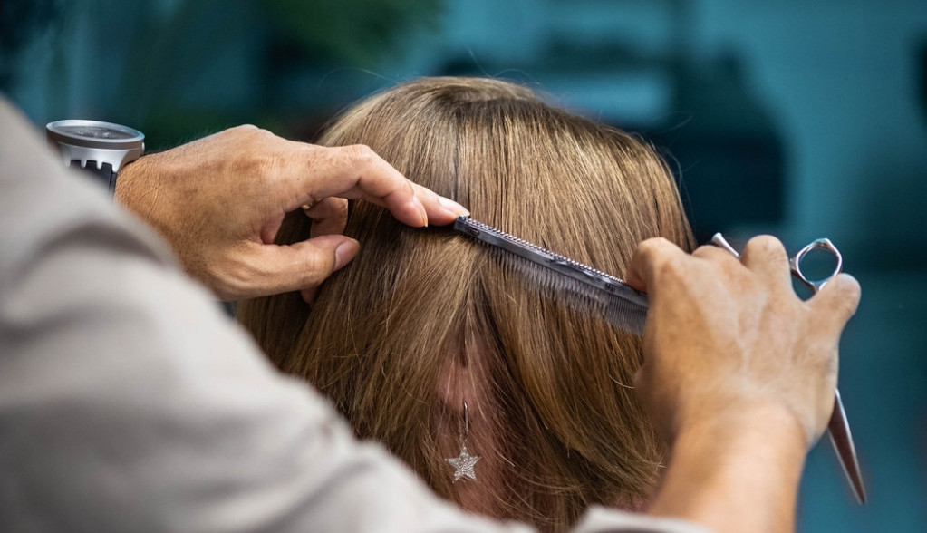 Jedna je prilično potcenjena, a najlakše se održava: 4 idealne frizure i dužine kose za žene preko 40 godina