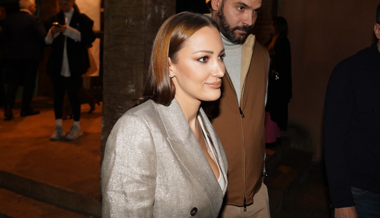 U ovakvom izdanju ne viđamo često Aleksandru Prijović, a Jovana Joksimović u bojama sezone: Poznate dame zablistale, ali jedna crvena kombinacija ostavlja bez daha