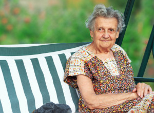 "Radije bih umrla od gladi, nego dinar tražila od dece": Tanja (68) podelila svoju muku zbog odnosa sa sinovima i ćerkom