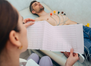 Kardiolog Otašević opominje: Ako vam srce "preskače", obavezno uradite EKG pregled - može da spase život kod infarkta, a evo šta još otkriva