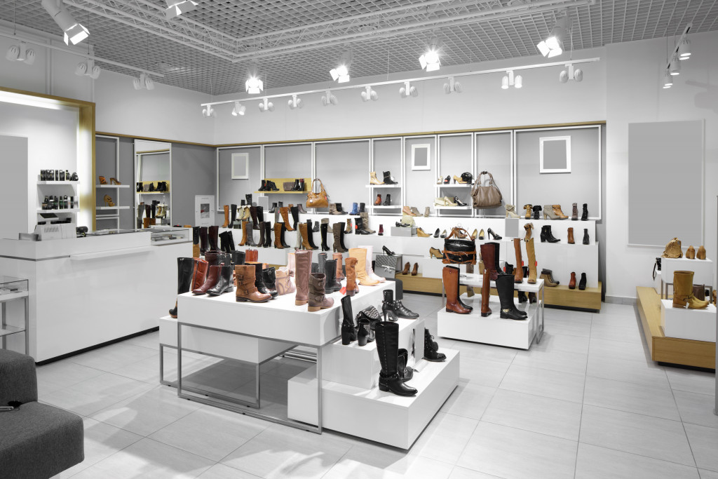 Devojke su ih 90-ih masovno nosile, sada se ponovo vraćaju u modu: Žene u Srbiji prave redove samo da bi ih kupile, ove čizme su ultimativni hit sezone