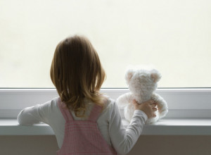 "Poklanjamo ćerku (3), usvojite je": Jezivo! Otac nas je sve zgrozio nakon što je javno rekao zašto više ne žele svoje dete