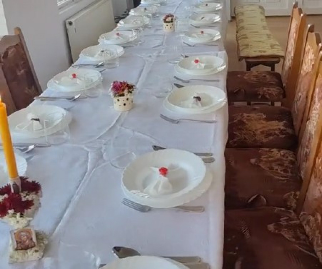 Svi su na ivici, niko ni sa kim ne priča..., čekamo prve goste: Devojka pokazala kako prosečna srpska porodica sprema slavu, mnogi se prepoznali,  "živa istina“