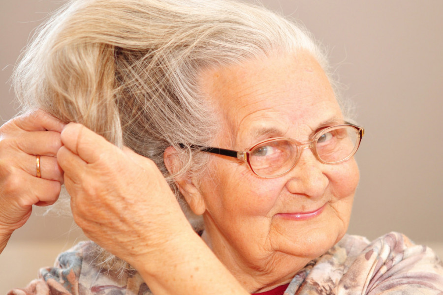 Naše bake su ovim čajem prale koren glave: Kosa im je bila bujna, zdrava, a volumen je nezamisliv