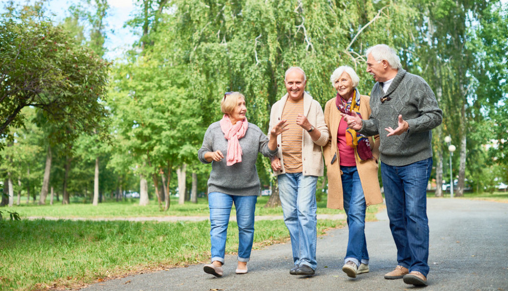 Jedan simptom demencije se javlja dok hodate: Lako ćete ga primetiti, samo obratite pažnju