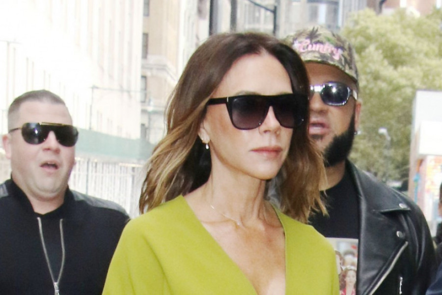 Ne zna se koja je lepša: Viktorija Bekam i ćerka zablistale u belim kombinacijama, ali devojčica je ipak tatina dvojnica