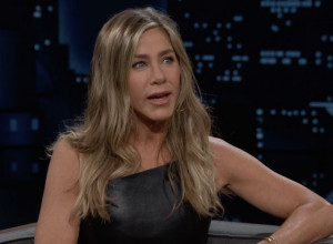 Ima 55 godina, a zgodnija je od duplo mlađih! Dženifer Aniston otkrila koju namirnicu jede svaki dan za vitku liniju